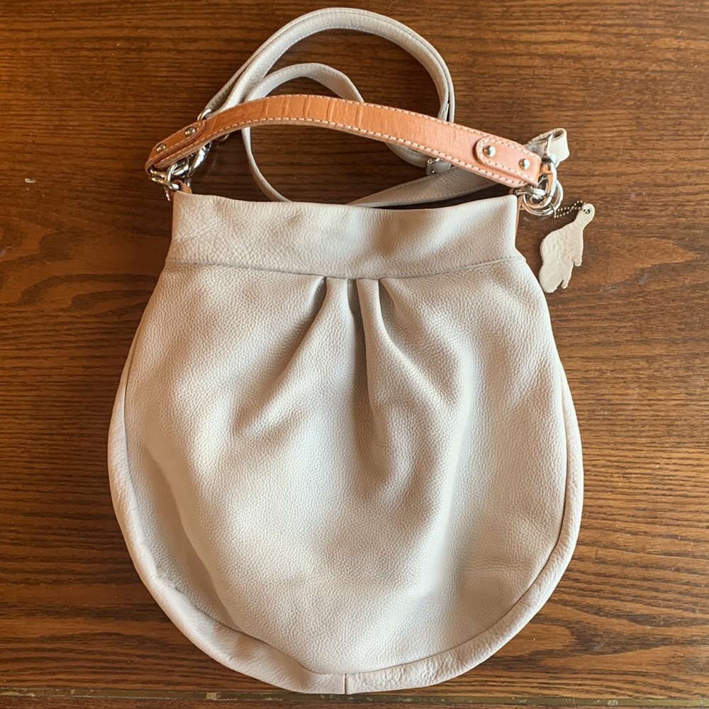 Roots Olivia pale grey pebbled leather cross bodybag EUC